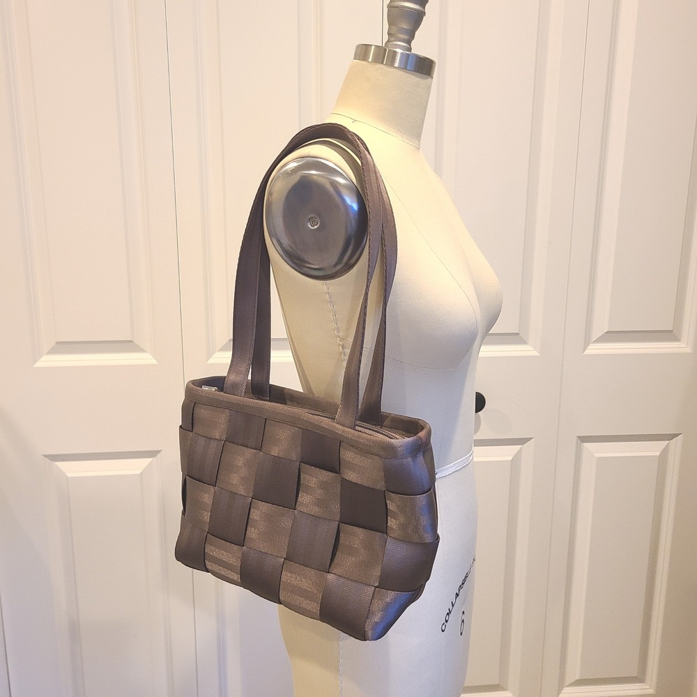 Harveys Seatbelt Bag Woven Tote Shoulder Bag Brown Taupe Small Zipper Closure